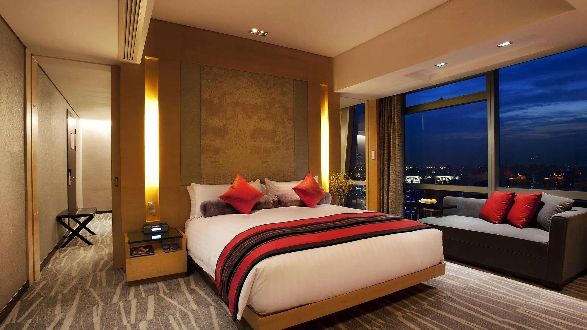 The Longemont Shanghai Hotel