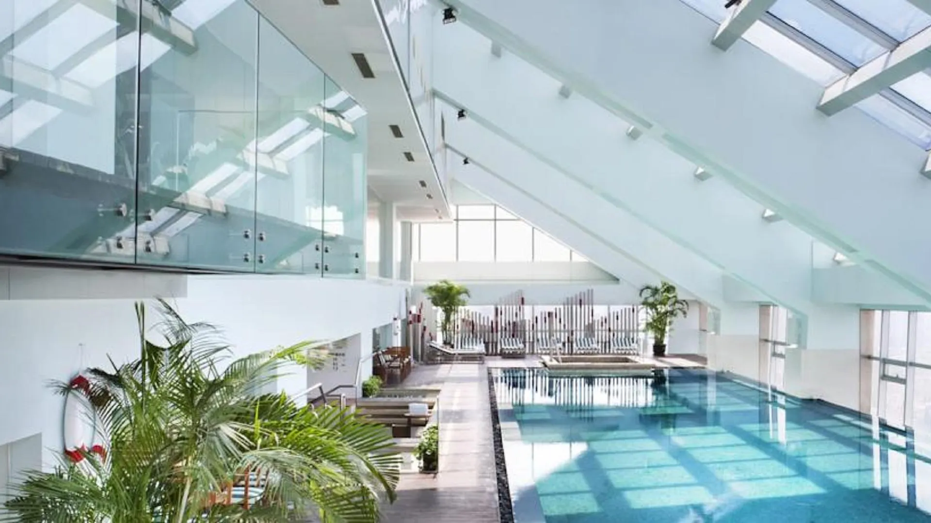 ***** Hotel The Longemont Shanghai China