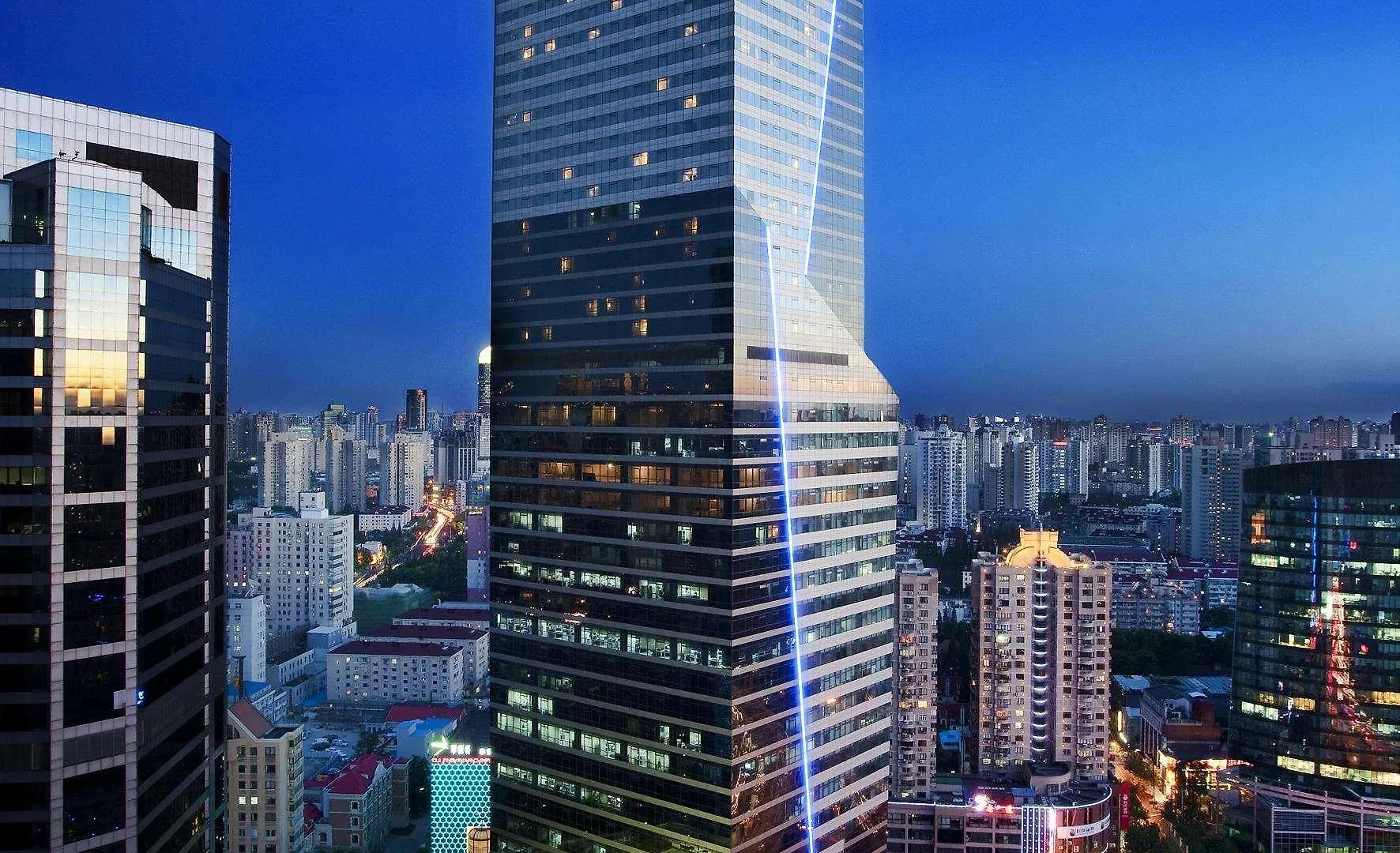 The Longemont Shanghai 5*,